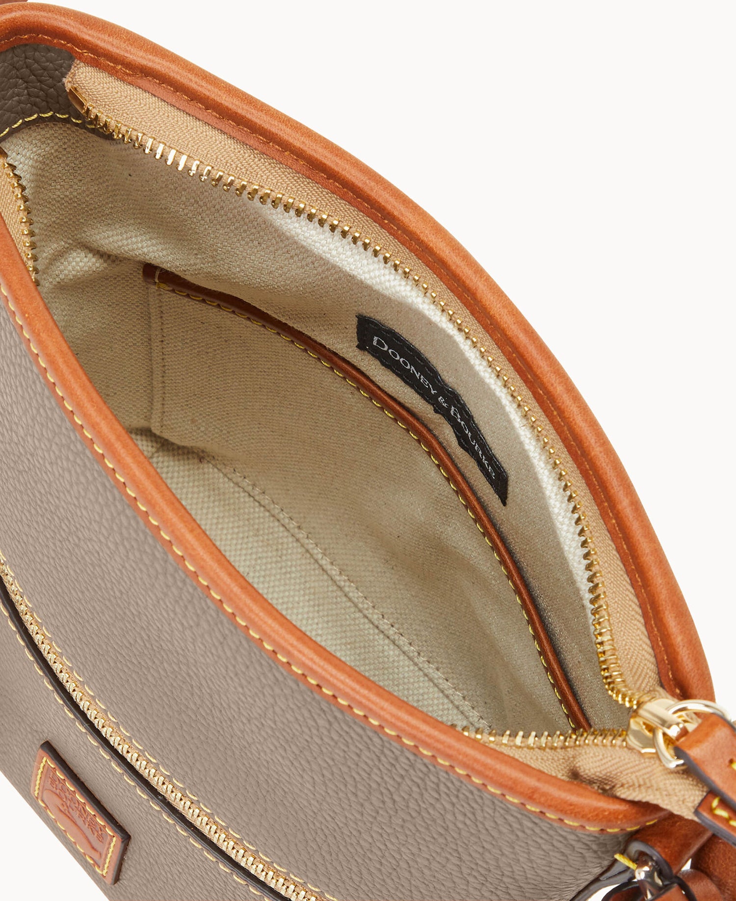 B1969G_9PTPPAKR_ALT2